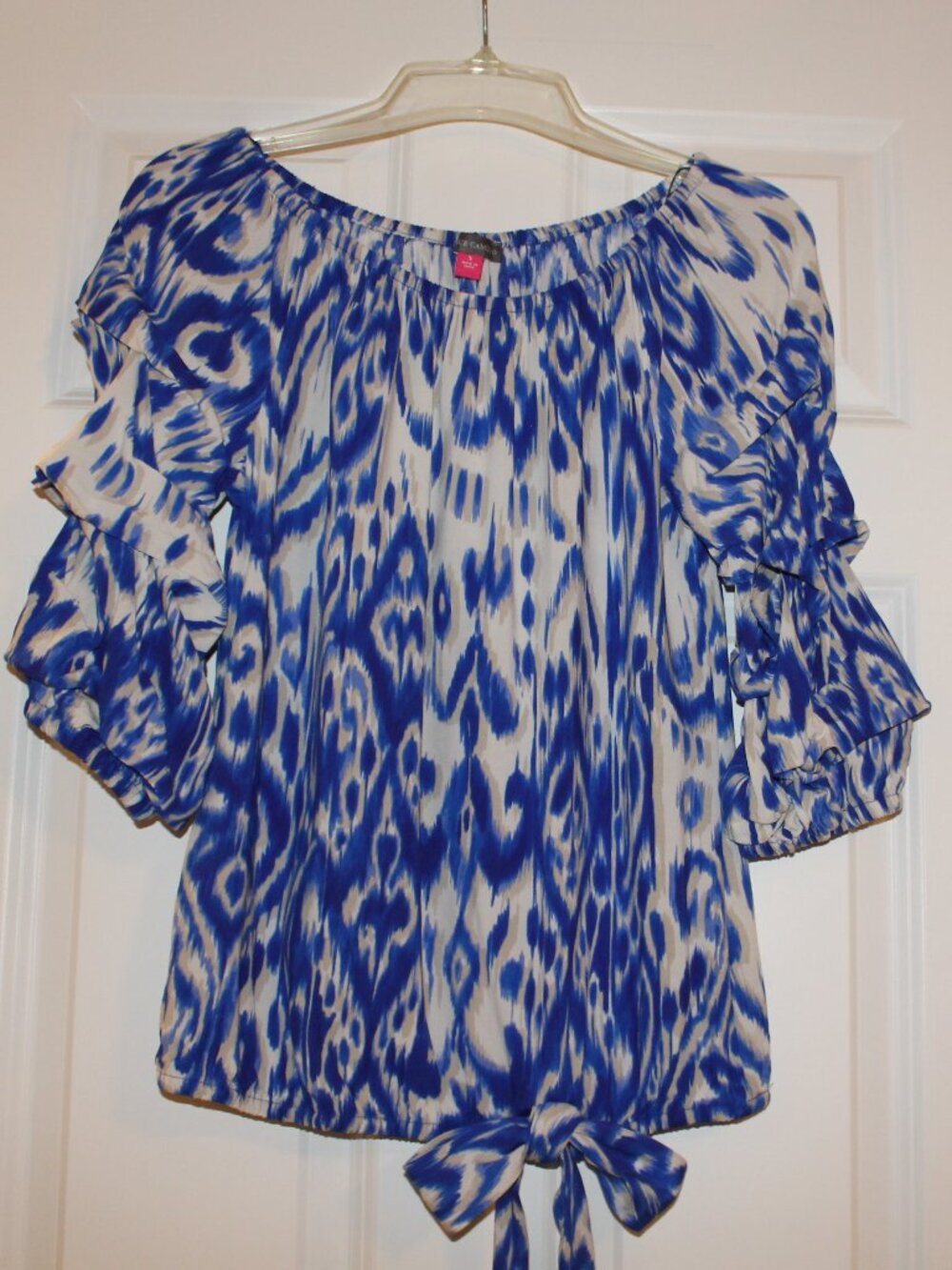 Vince Camuto off the shoulder blouse ikat Royal Azur blue